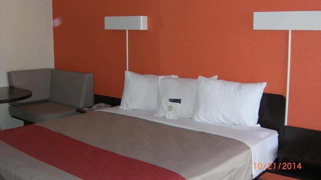 Days Inn By Wyndham Brawley Eksteriør billede