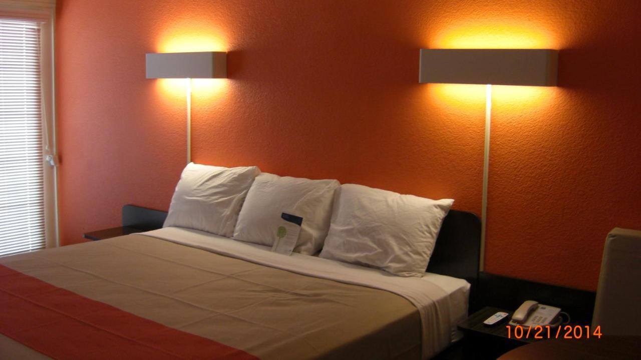 Days Inn By Wyndham Brawley Værelse billede